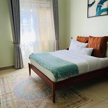 Alsander Homes Peach Bweyogerere Екстериор снимка